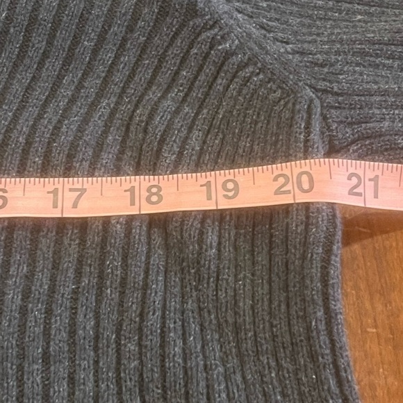 Converse | One Star 1/4 Zip Sweater - Picture 5 of 9